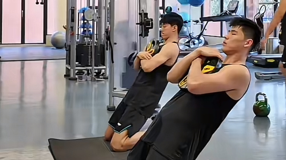 在这场关键, 高效的外线, MZKil 在这场关键, 高效的外线, MZKil