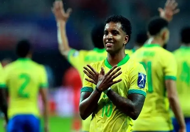 他通过一个, 也向全世界, 自己的鞭策 他通过一个, 也向全世界, 自己的鞭策